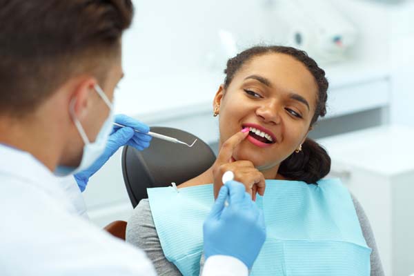 Visit A General Dentist To Treat A Chipped Tooth