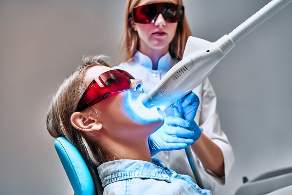 Laser Dentists Offer No Shot, No Drill Fillings